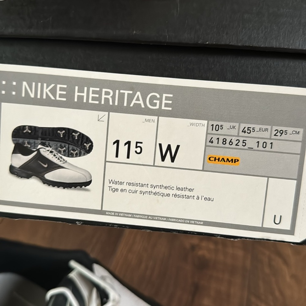 Men’s Nike Heritage Golf Shoes - Picture 11 of 11